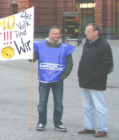 Montagsdemo beim Infomobil der GDL vor dem Bremer Hauptbahnhof am 15. 11. 2007