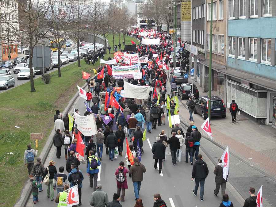 'Wir zahlen nicht für eure Krise':
Demonstration am 20. März 2010 in Essen