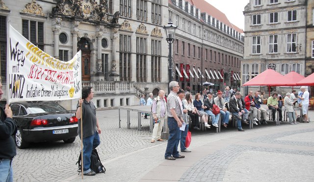 290. Montagsdemo auf dem Bremer Marktplatz