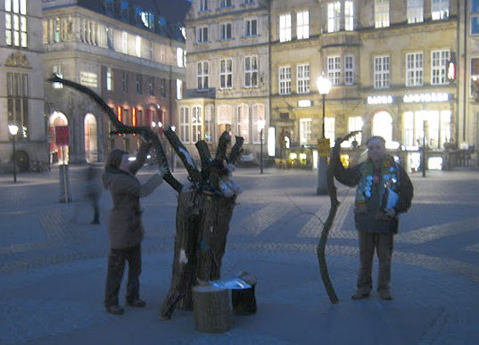 95. Schwabenstreich bei der 412. Bremer 
Montagsdemo am 18. Februar 2013