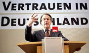 Franz Müntefering vor Umbra-Hintergrund: "Gute und richtige Wahl"