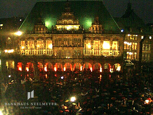 Rathaus bleibt hell bei Bremer Montagsdemo 
gegen Rassismus und Fremdenfeindlichkeit (17:30 Uhr)