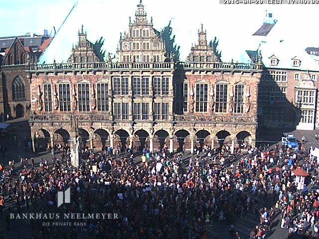 516. Bremer Montagsdemonstration und Trauerkundgebung gegen das Sterbenlassen im Mittelmeer (um 17:49 Uhr)